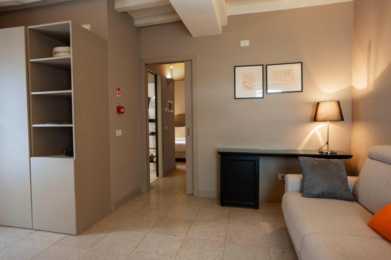 Santellone Resort Brescia Esterno foto